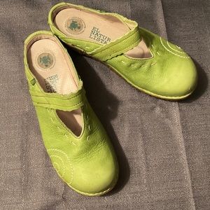 El naturalista green leather mulesSz.40/US 9